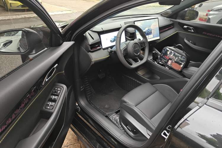 Used Lynk & Co 03 2025 1.5TD DCT Champion Edition Pro Driver Seat