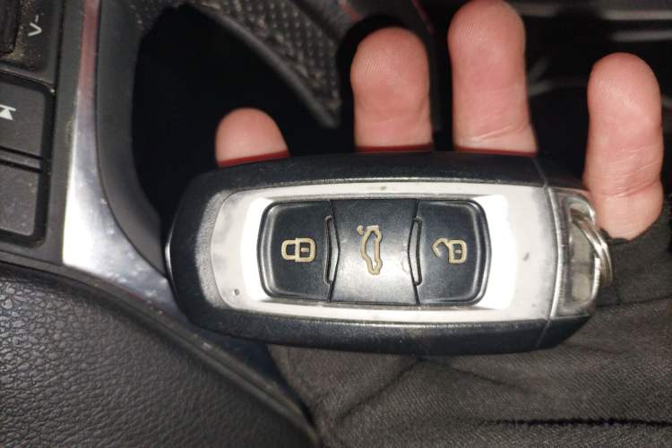 Used Geely Auto Emgrand GS 2016 Elegant Edition 1.8L Automatic LingShang Model
