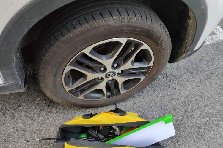 Used Soueast DX3 2016 1.5L Manual Luxury Edition Right Front Wheel Hub