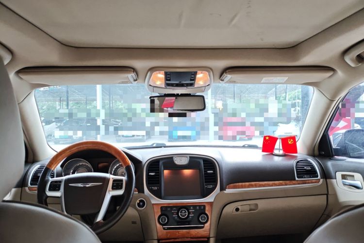 Used Chrysler 300C 2013 3.6L Luxury Edition