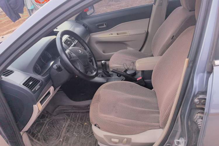 Used Bestune B50 2011 1.6L manual fashion version
