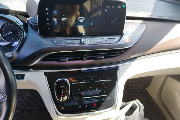 Used Buick GL8 2023 Land Executive Class Smart Enjoyment Model