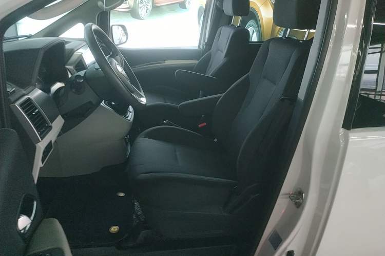 Used JAC Refine M4 2021 2.0L Manual Commercial Edition