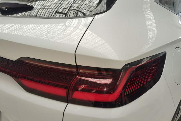 Used BYD Song PLUS New Energy 2024 HONOR Edition DM-i 110km Flagship Model Right Rear Taillight