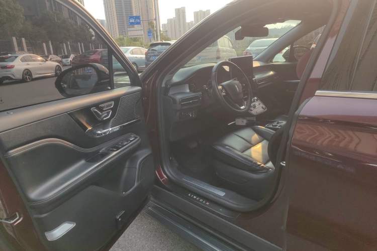 Used Lincoln Corsair 2021 2.0T Two-Wheel Drive Deluxe Edition Driver Seat