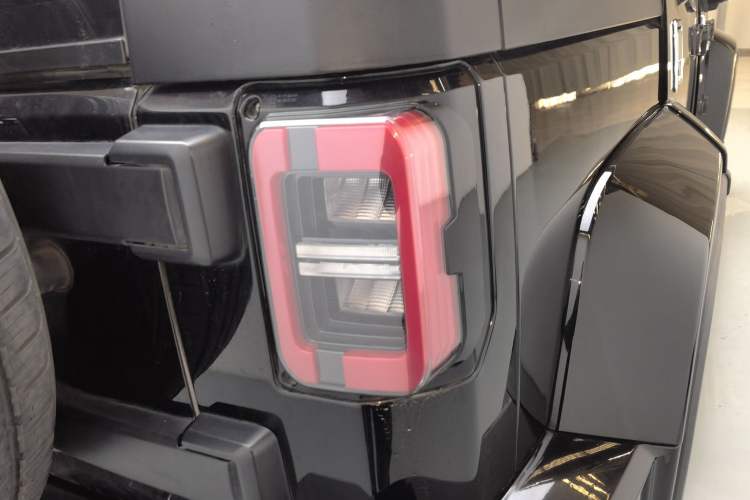 Used BAIC Off-Road BJ40 2019 Updated Version 2.0T Automatic All-Wheel Drive Urban Hunter Edition Premium China V Emission Standard
