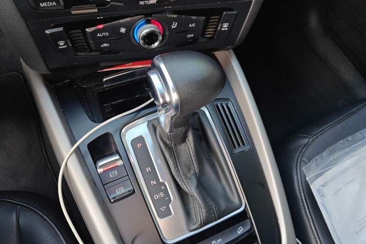 Used Audi Q5 2016 40 TFSI Trendy Edition Gear Lever