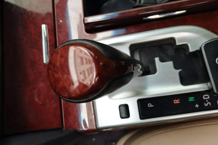 Used Toyota Camry 2012 2.5G Luxury Edition Gear Lever