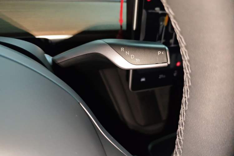 Used Tesla Model Y 2022 Long-Range All-Wheel-Drive Version