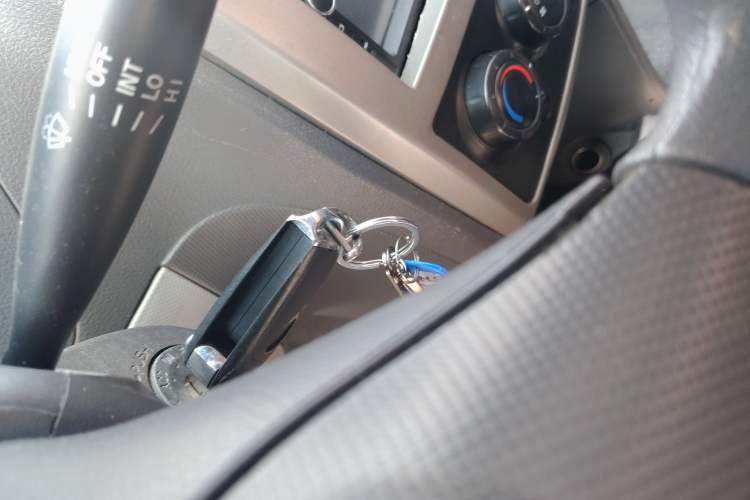 Used FAW Weizhi V2 2010 1.3L Manual Luxury Version
