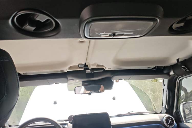 Used BAIC Off-Road BJ40 2019 2.3T Automatic Four-Wheel Drive Urban Hunter Edition Premium Model China VI Emission Standard