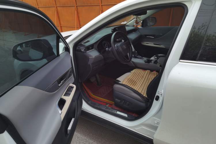 Used Toyota Harrier 2023 2.0L CVT Two-Wheel Drive Deluxe Edition Driver Seat