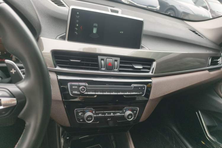 Used BMW X1 2019 xDrive20Li Luxury Model Audio And AC Panel