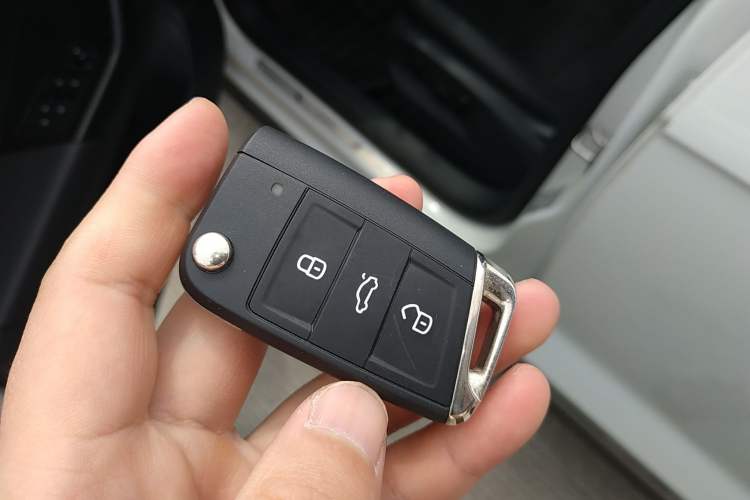 Used Volkswagen T-ROC 2018 280TSI DSG Two-Wheel-Drive Luxury Version China V Emission Standard Interior 1