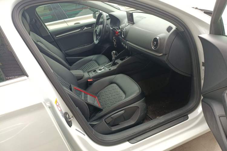 Used Audi A3 2017 Limousine 35 TFSI Ambition Edition
