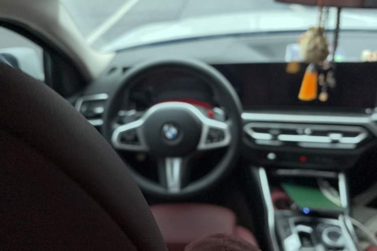 Used BMW 3 Series 2024 325i M Sport Package Steering Wheel