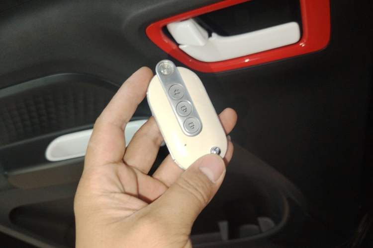 Used Wuling Hongguang MINIEV 2022 GAMEBOY 300km Enthusiast Model with Lithium Iron Phosphate Interior 1