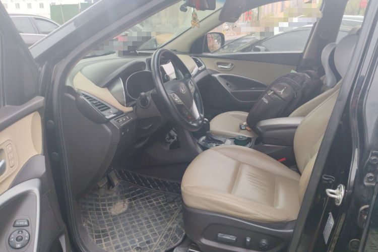 Used Hyundai Santa Fe 2013 2.4L Automatic 4x4 Prestige Edition Driver Seat