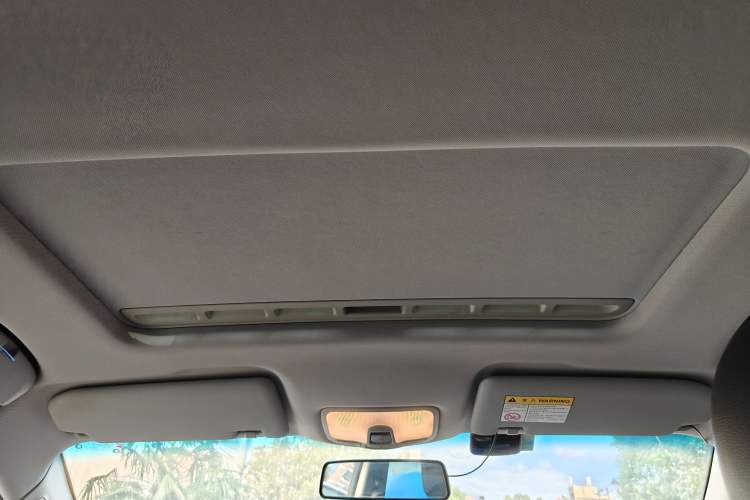 Used Roewe 360 2015 1.5L Automatic Luxury Edition Headliner