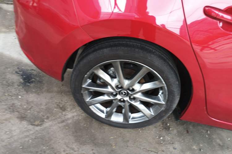 Used Mazda 3 Axela 2017 Hatchback 2.0L Automatic Sport Model China V Emission Standard Right Rear Wheel Hub