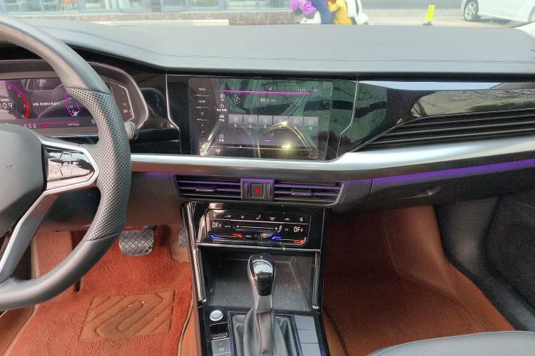 Used Volkswagen Passat 2024 380TSI Dragon Edition Audio And AC Panel