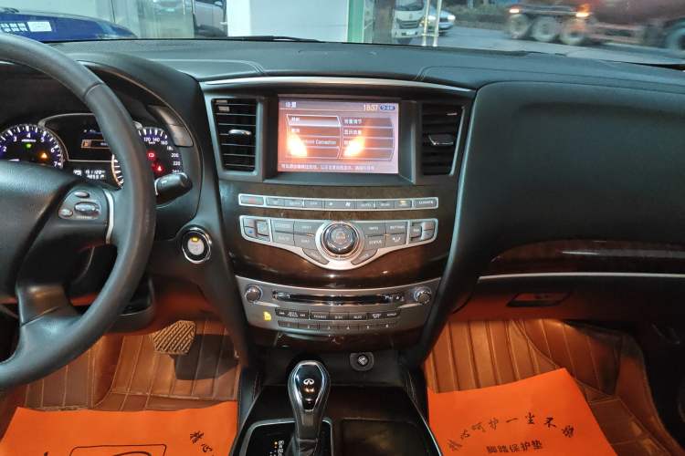 Used Infiniti QX60 2018 2.5 S/C Hybrid Two-Wheel-Drive Champion Family Edition
