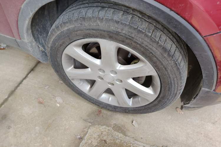 Used Buick Encore 2014 1.4T Automatic Two-Wheel Drive Urban Leading Model Right Front Wheel Hub