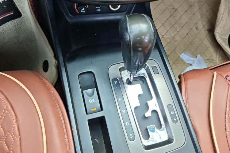 Used Bestune X80 2015 2.0L automatic luxury version Gear Lever
