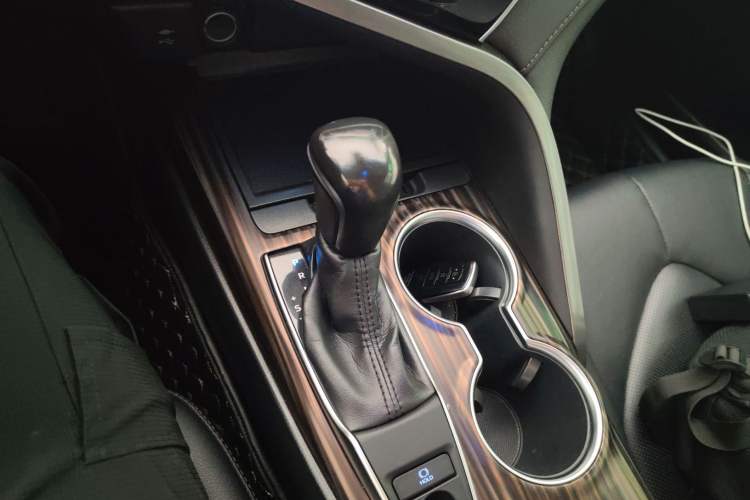 Used Toyota Camry 2018 2.0G Luxury Edition Gear Lever