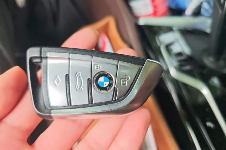 Used BMW 5 Series 2022 Second Facelift 525Li M Sport Package
