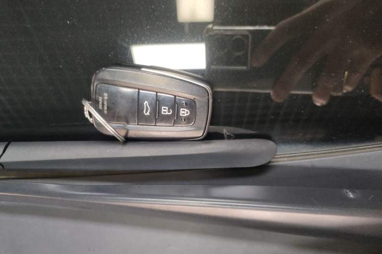 Used Toyota Avalon 2023 2.0L Premium Edition
