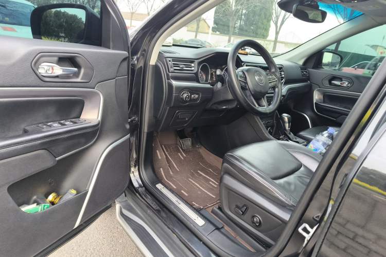 Used Jeep Grand Commander 2018 2.0T Four-Wheel Drive Premium Navigation Version China V
