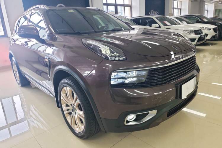 Used Lynk & Co 01 2017 2.0T Two-Wheel Drive Pro Edition Front Right 45 Deg