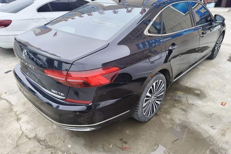 Used Volkswagen Passat 2020 330TSI Luxury Edition China VI
