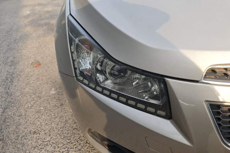 Used Chevrolet Cruze 2013 1.8L SX AT Right Front Headlight