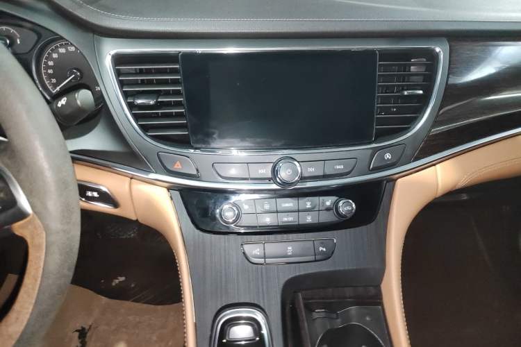 Used Buick LaCrosse 2018 28T Elite Edition
