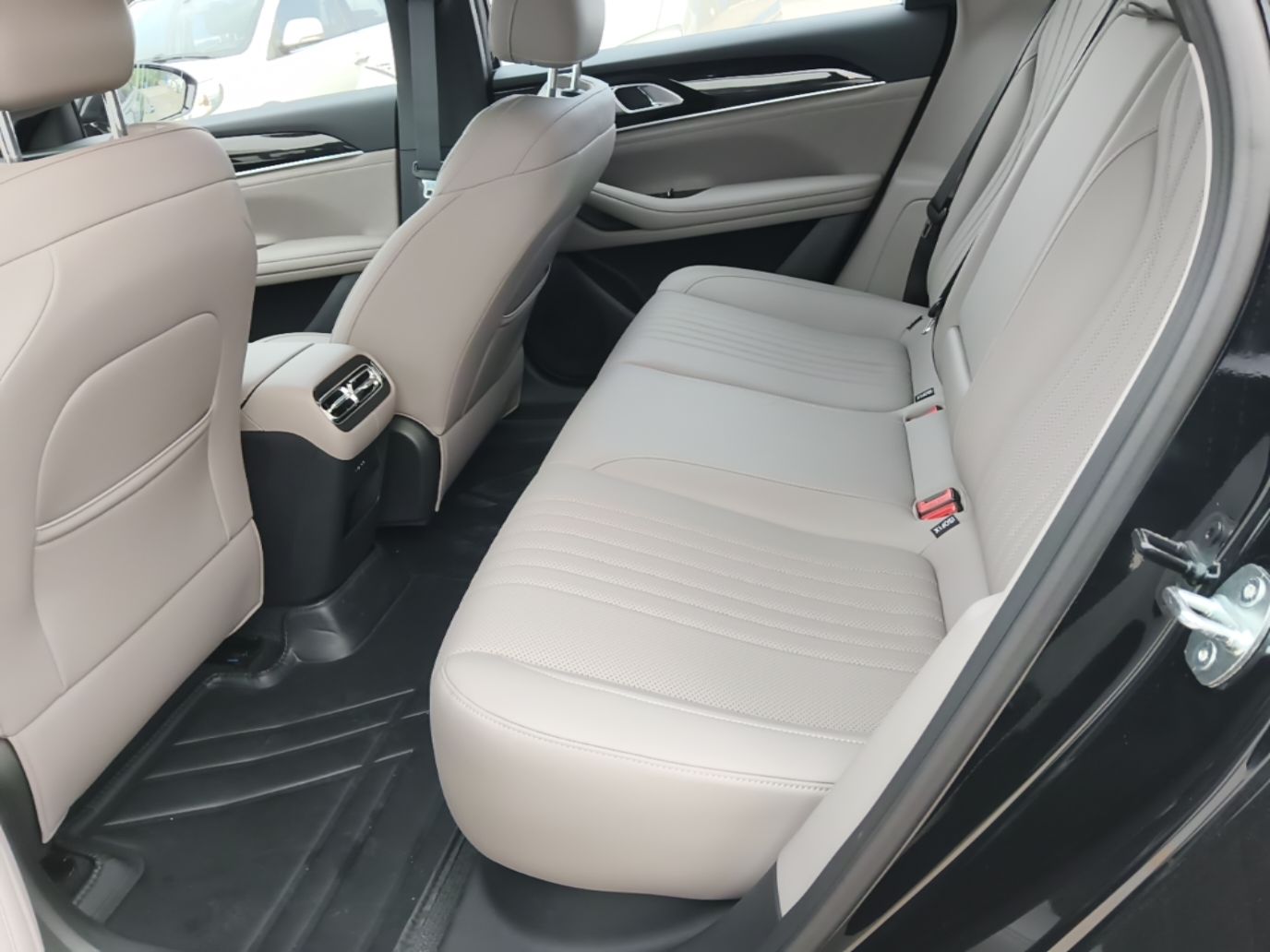 Geely Galaxy Starlight 7 2026 220km Four-Wheel-Drive Exploration+ Edition — снимка 20