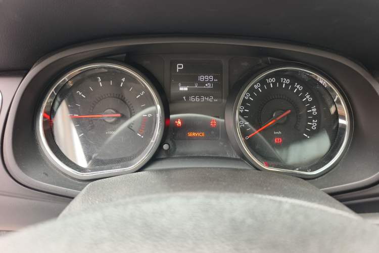 Used Citroen C3-XR 2015 1.6THP Automatic Flagship Model Odometer Close Up