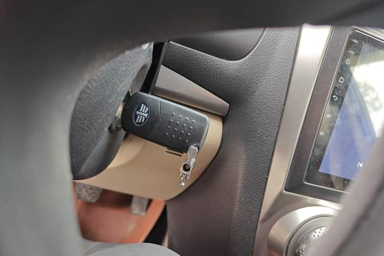 Used Bestune B50 2012 1.6L manual fashion version
