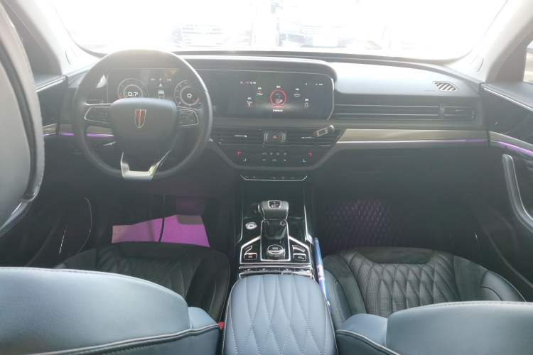 Used Hongqi HS5 2022 Facelifted Version 2.0T Smart Connect Flagship All-Wheel-Drive Edition Center Console