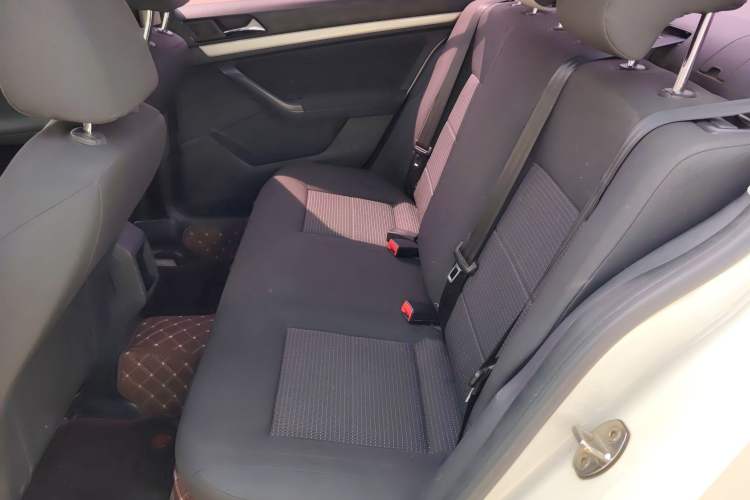 Used Volkswagen Lavida 2018 Classic 1.5L Automatic Fashion Edition China VI Standard Left Rear Seat