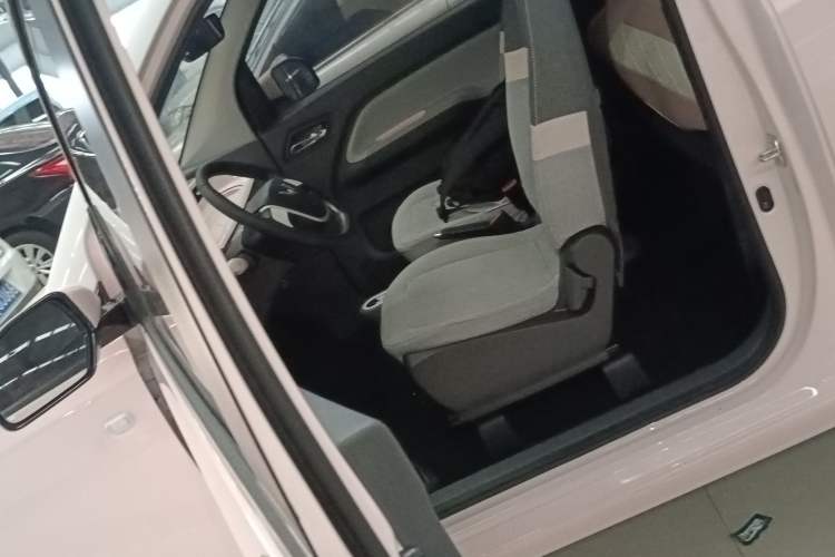 Used Wuling Hongguang MINIEV 2022 Macaron Premium Model – Lithium Iron Phosphate