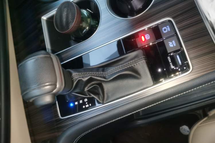 Used Toyota SIENNA 2021 2.5L Hybrid Premium Edition