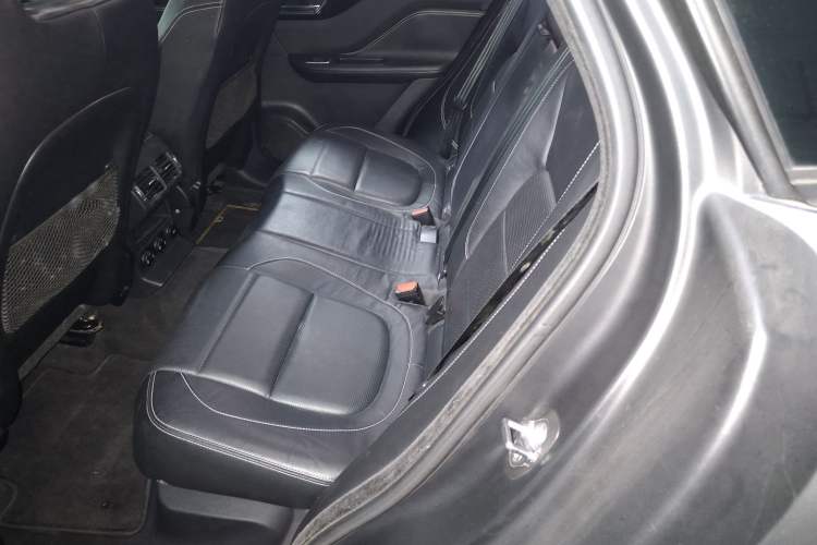 Used Jaguar F-PACE 2016 2.0T Two-Wheel-Drive R-Sport Sport Edition
