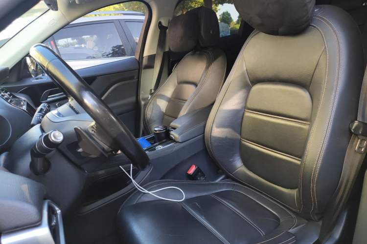 Used Jaguar F-PACE 2018 2.0T Four-Wheel Drive Urban Luxury Edition Left Front Seat