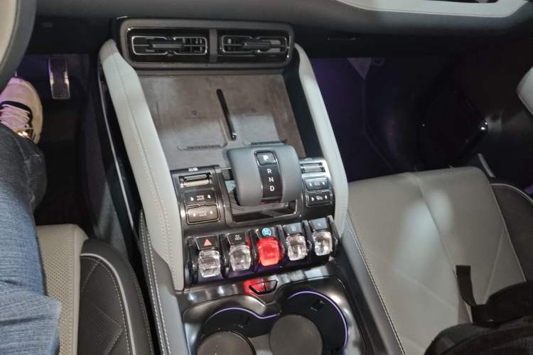 Used Formula Leopard 5 2023 Cloud Ride Flagship Edition Gear Lever