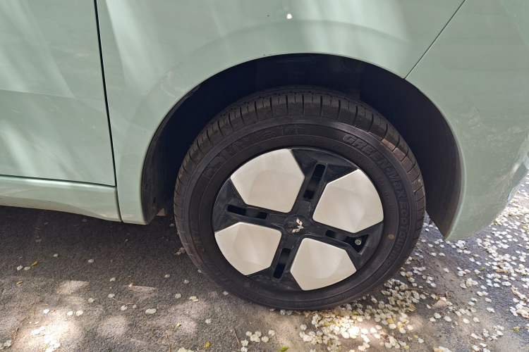 Used Wuling Hongguang MINIEV 2024 3rd Generation 215km Advanced Version
