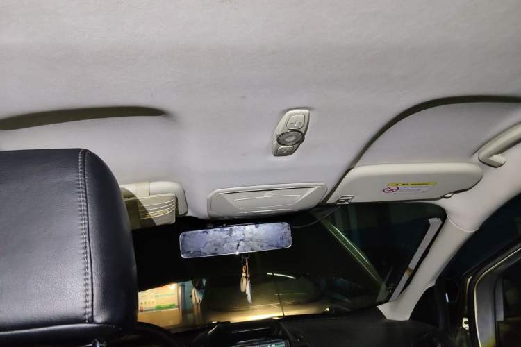 Used Ford Kuga 2015 1.5L GTDi Two-Wheel-Drive Comfort Model Headliner