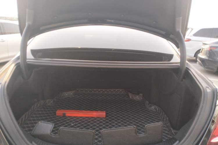 Used Mercedes-Benz E-Class 2019 E 300 L Luxury Model
