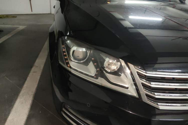 Used Volkswagen Magotan 2013 1.8TSI Prestige Model Right Front Headlight